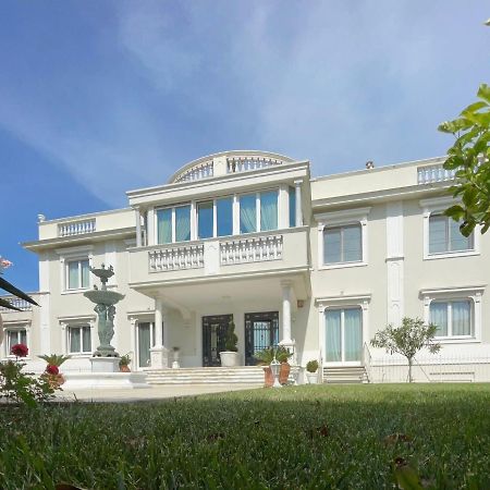 Villa Bianca A Few Steps By The Sea With Exclusive Garden & Jacuzzi Livorno Eksteriør billede