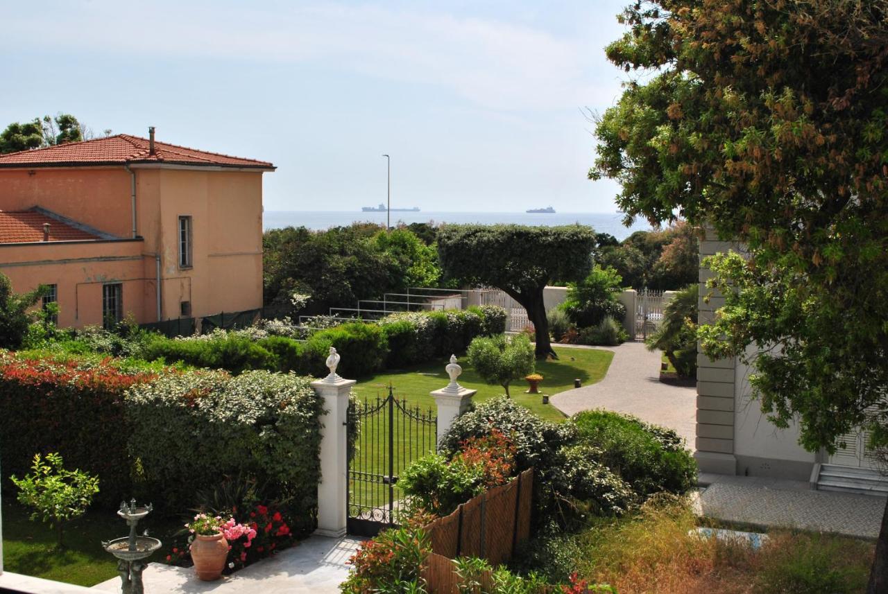 Villa Bianca A Few Steps By The Sea With Exclusive Garden & Jacuzzi Livorno Eksteriør billede