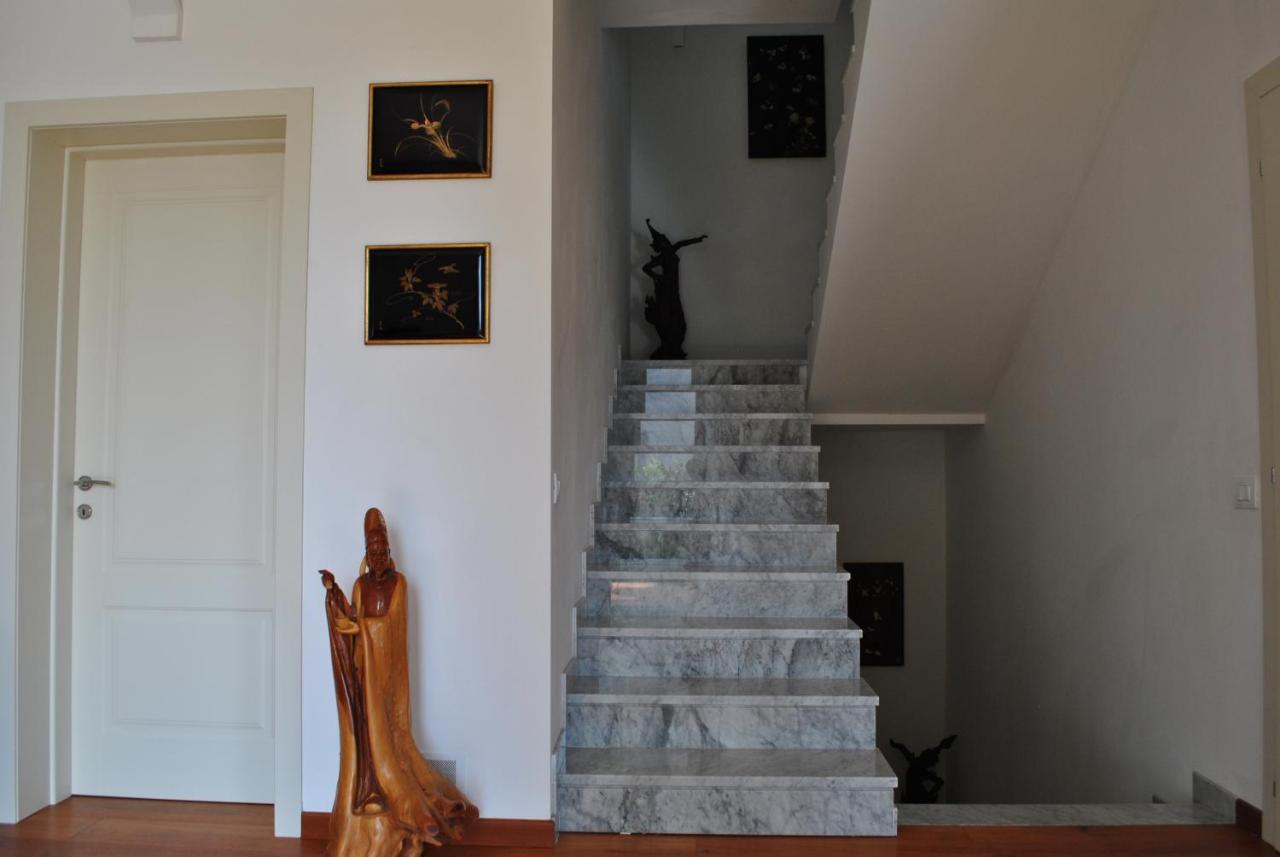 Villa Bianca A Few Steps By The Sea With Exclusive Garden & Jacuzzi Livorno Eksteriør billede