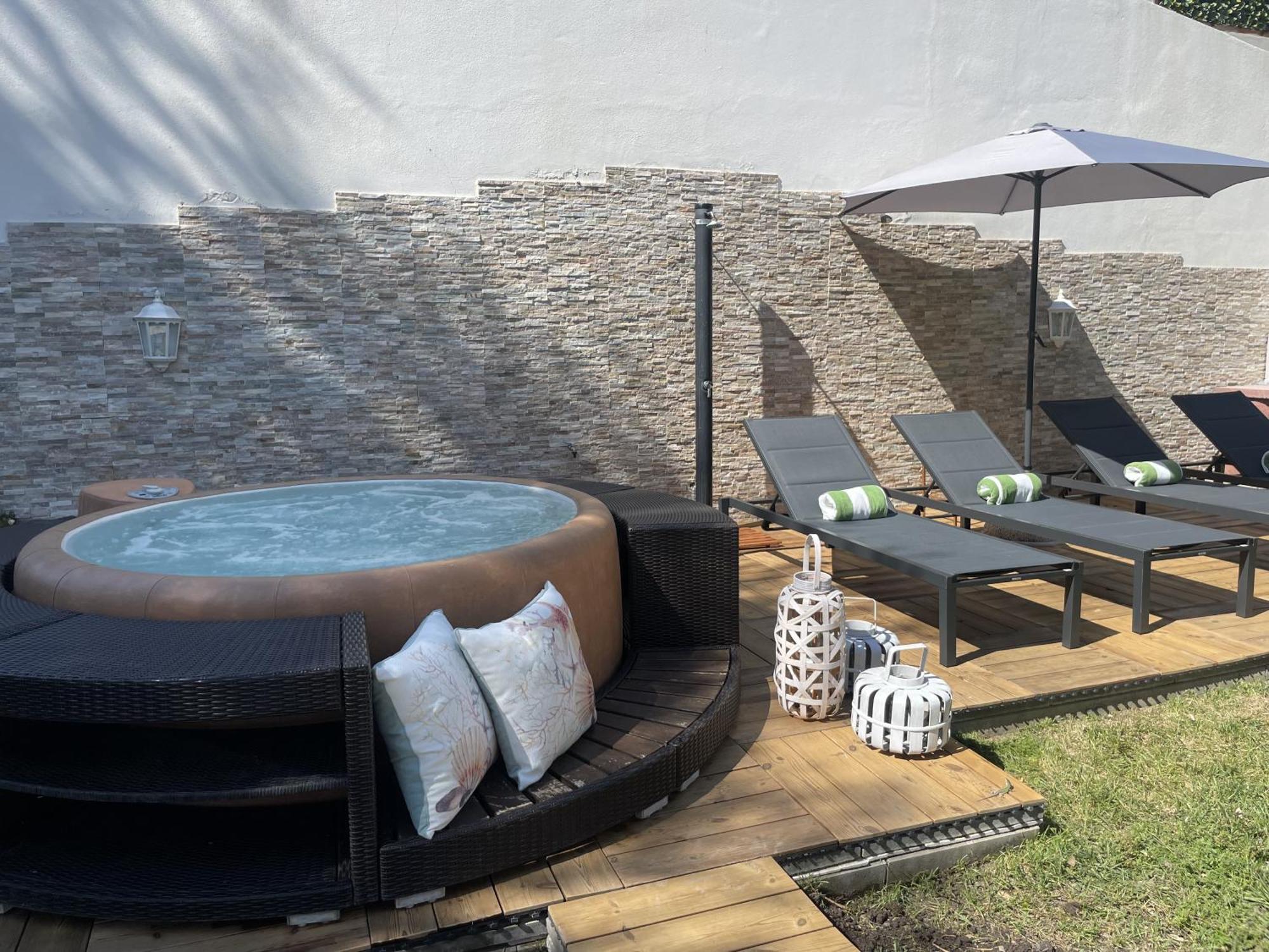 Villa Bianca A Few Steps By The Sea With Exclusive Garden & Jacuzzi Livorno Eksteriør billede