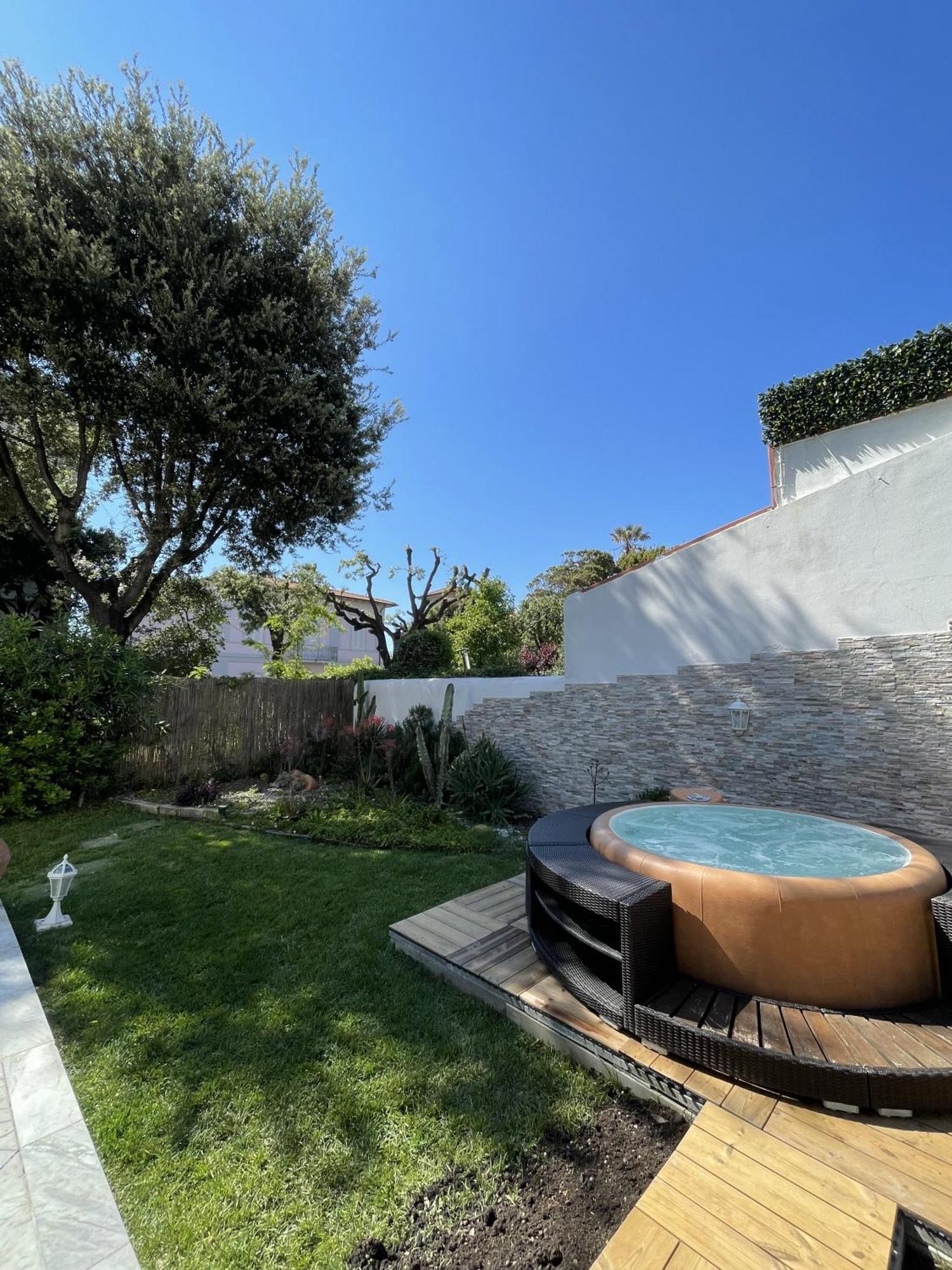 Villa Bianca A Few Steps By The Sea With Exclusive Garden & Jacuzzi Livorno Eksteriør billede